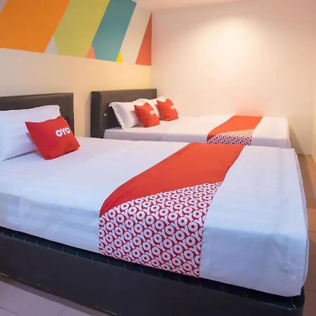 Oyo 90281 Hotel Taj Seksyen 13 Shah Alam Exteriör bild
